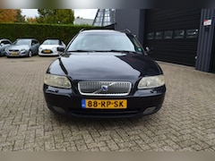 Volvo V70 - 2.4 Momentum | Lees tekst
