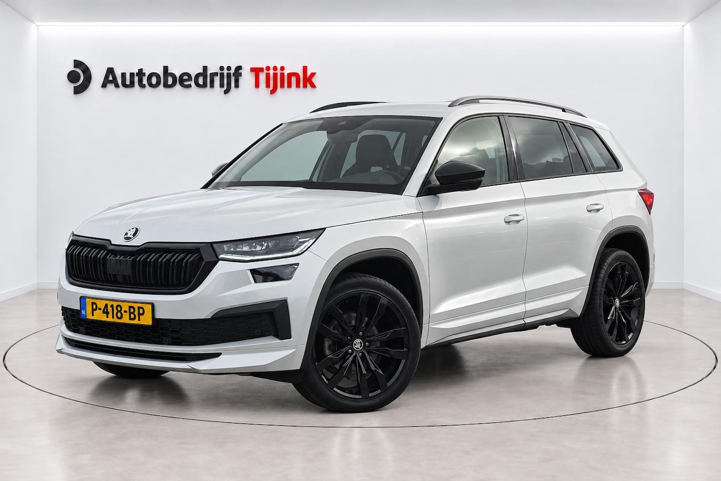 Skoda Kodiaq - 1.5 TSI Sportline Business | LED | Trekhaak | Sportstoelen | Camera | Stoel- & stuurverwar - AutoWereld.nl