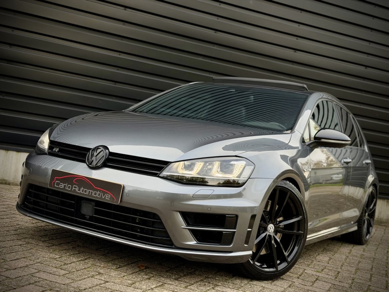 Volkswagen Golf Variant - 2.0 TSI R 4MOTION PANO|LEER|DYNAUDIO|DCC|MILLTEK|CAM VOL! - AutoWereld.nl