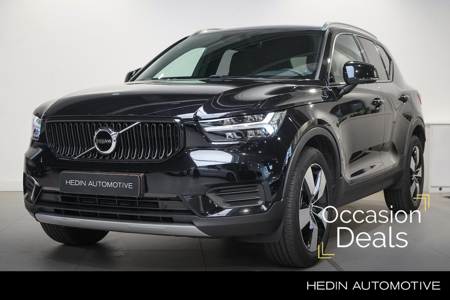 Volvo XC40 - T2 Momentum Automaat 130Pk 19"Inch LMV| Parkeer Camera Achter | Cruise Control | Climate C - AutoWereld.nl