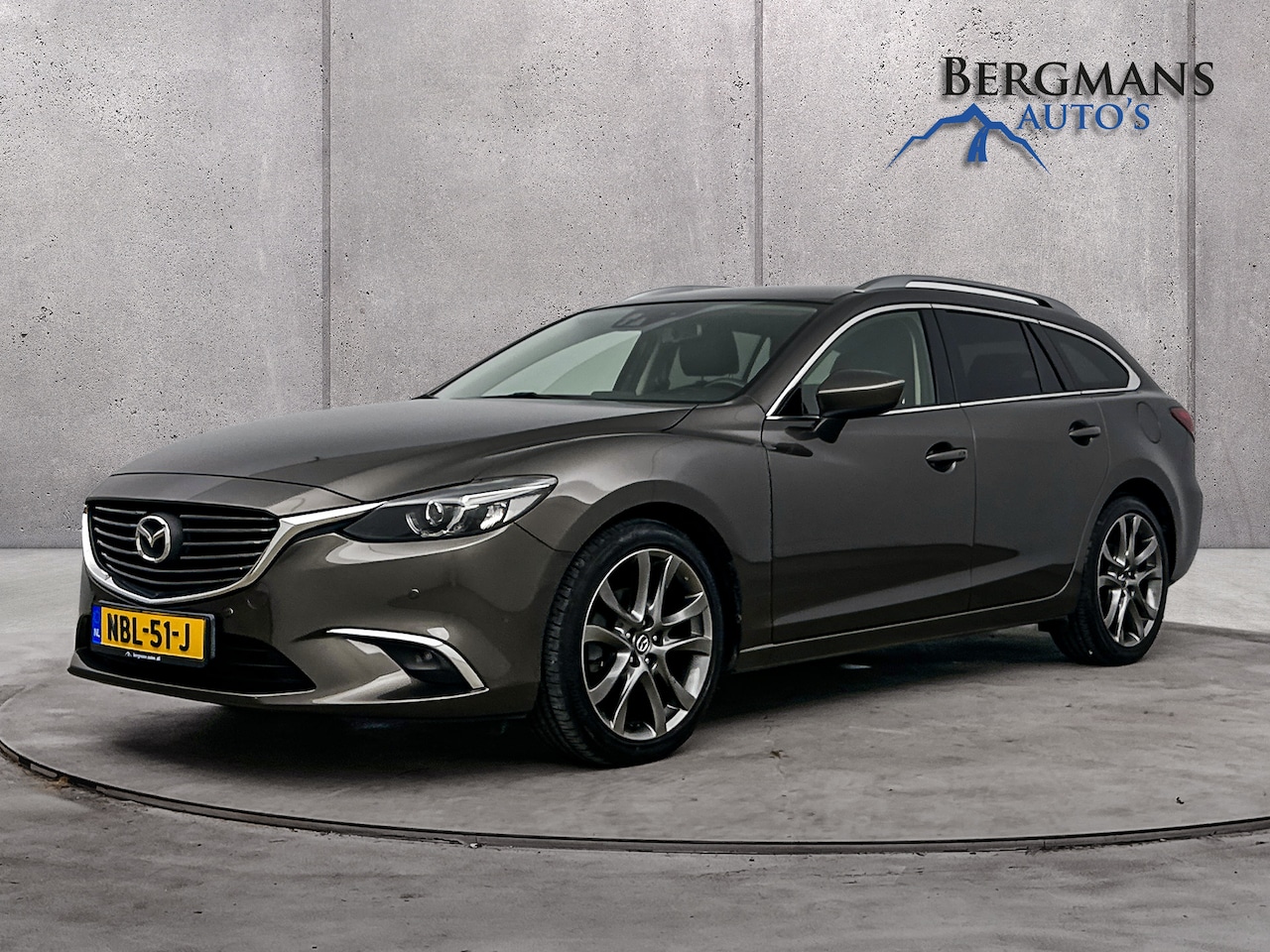 Mazda 6 Sportbreak - - 2.0 SkyActiv-G 165 GT-M // 1E EIGENAAR // DEALERONDERHOUDEN // LEDER // HUD // - AutoWereld.nl