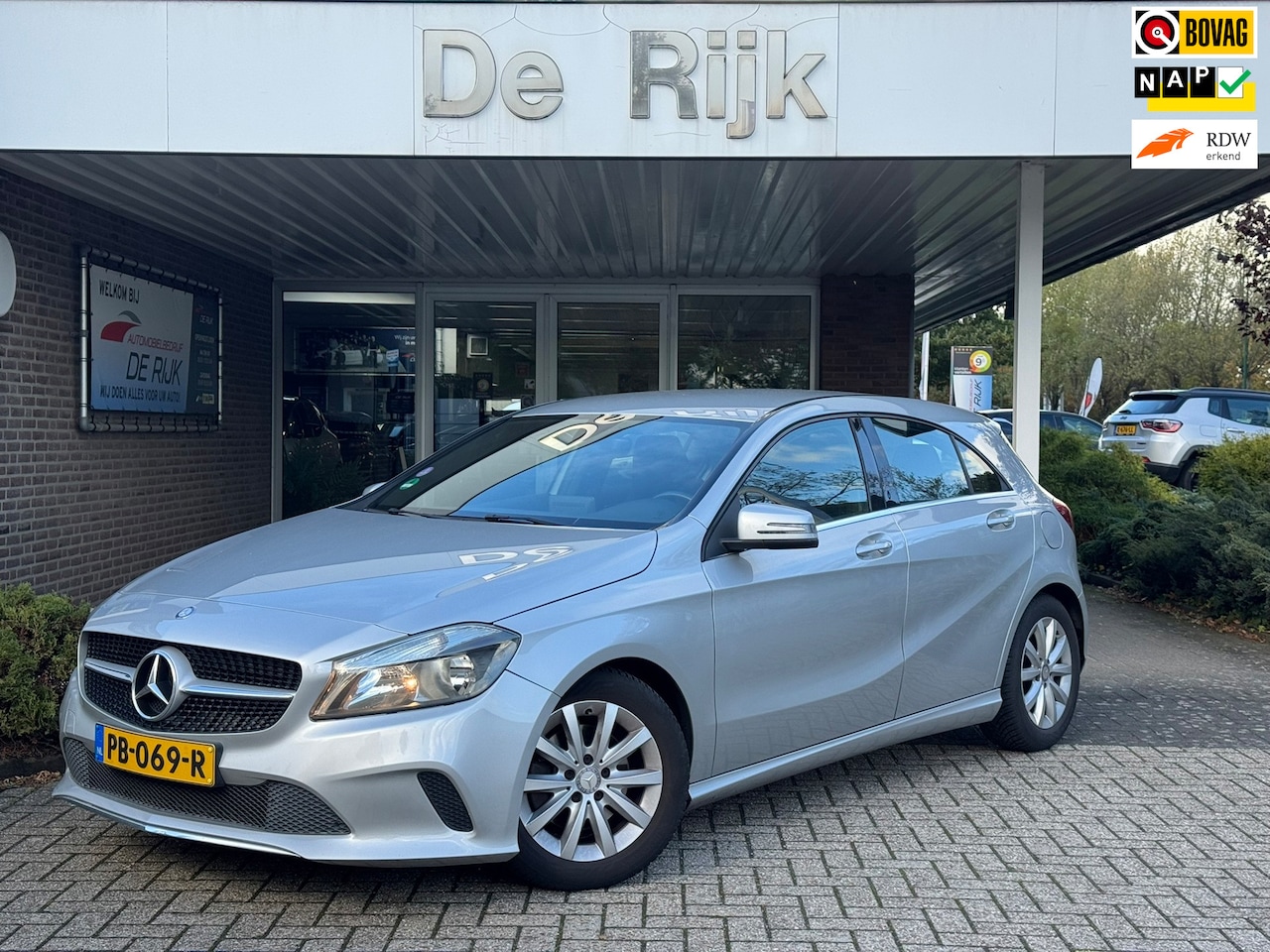 Mercedes-Benz A-klasse - 180 Business Solution | Navi, Camera, Cruise, Trekhaak, Airco, Half leder | NAP | - AutoWereld.nl