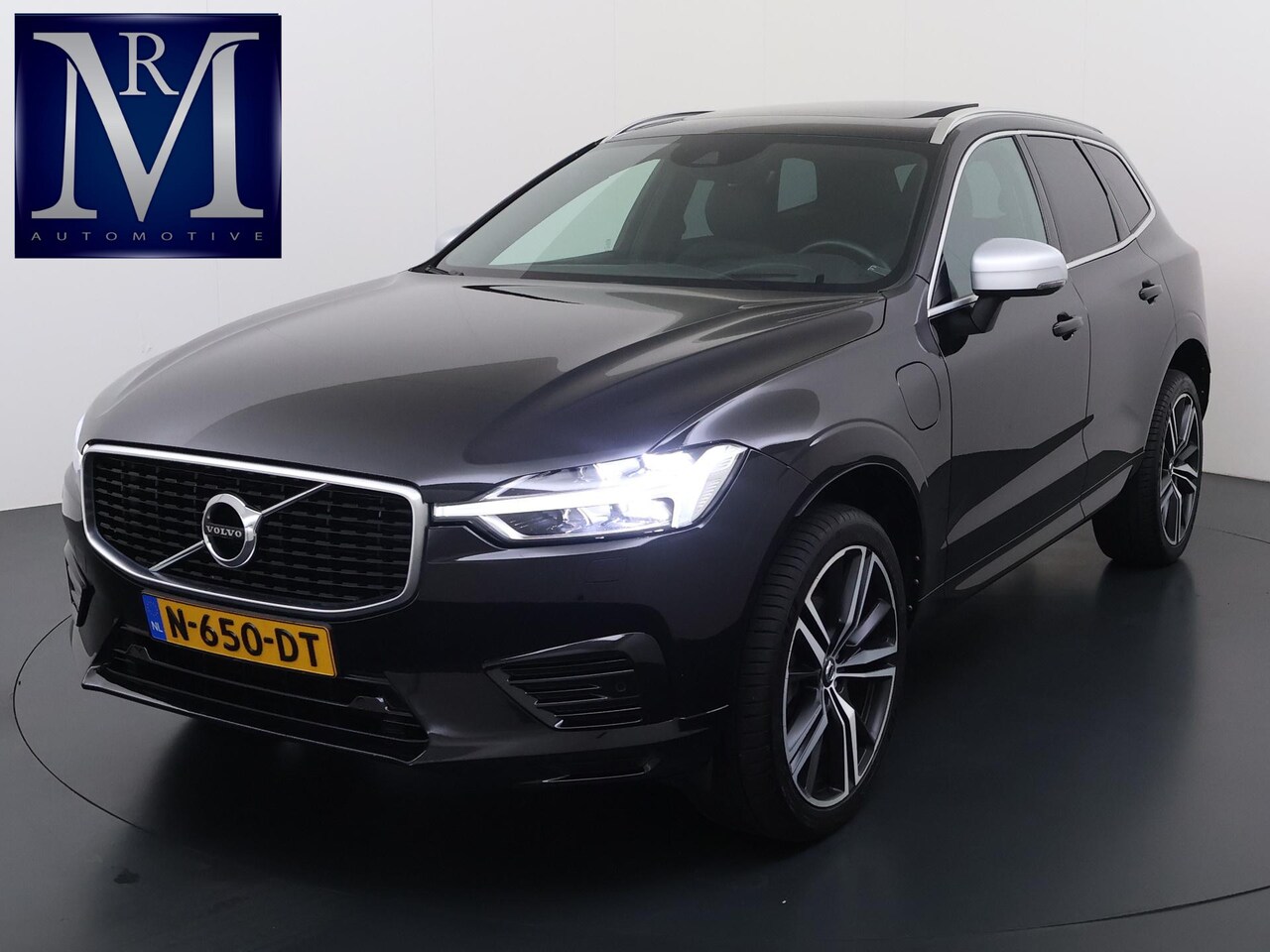 Volvo XC60 - 2.0 T8 Twin Engine AWD R-Design BOMVOL !! | DEALER ONDERHOUDEN | LUCHTVERING | ELK. TREKHA - AutoWereld.nl