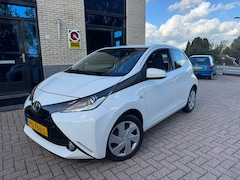 Toyota Aygo - 1.0 VVT-i x-play-camera-bluetooth