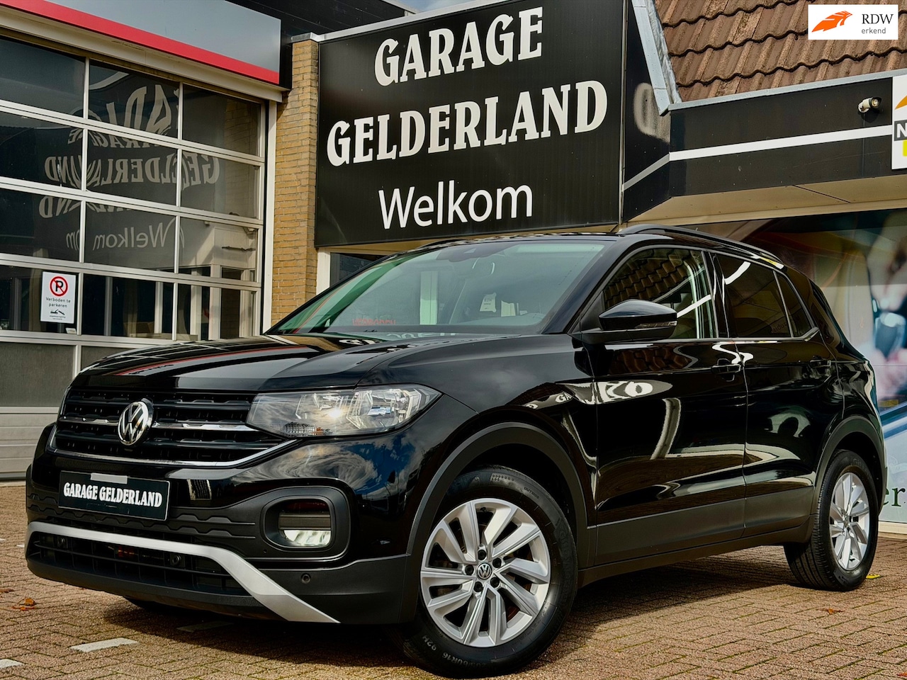 Volkswagen T-Cross - TSI | CRUISE | CLIMATE | PDC | ISOFIX | CENTR.V | APPLE/ANDROID | NETTE STAAT! - AutoWereld.nl