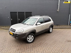Hyundai Tucson - 2.0i Dynamic Airco APK Nieuwe Koppeling en Banden