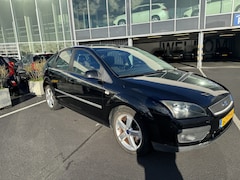 Ford Focus - 2.0-16V Futura