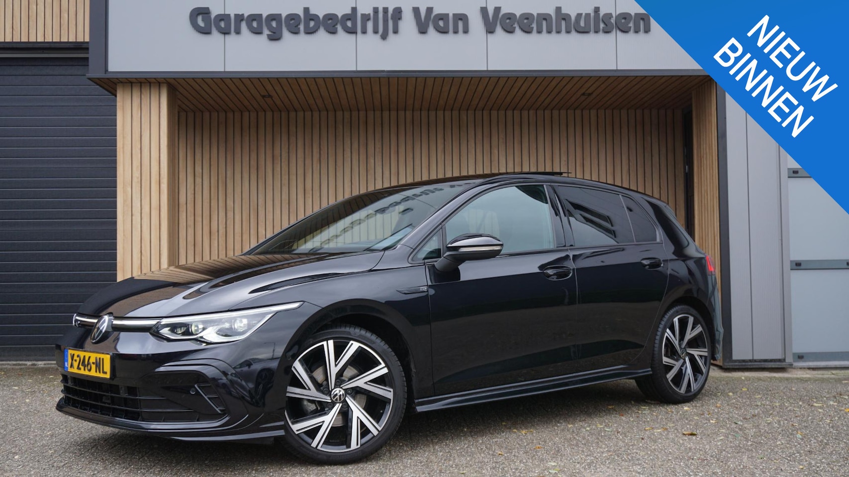 Volkswagen Golf - 1.5 eTSI 150pk 3x R-Line Pano.Dak Harman/Kardon HUD IQ Light A-Camera Trekhaak 18inch *NL - AutoWereld.nl