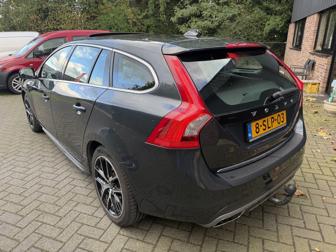 Volvo V60 - 2.4 D6 AWD Plug-In Hybrid Summum Leer . schuifdak. zeer goed onderhouden . rekening aanwez - AutoWereld.nl