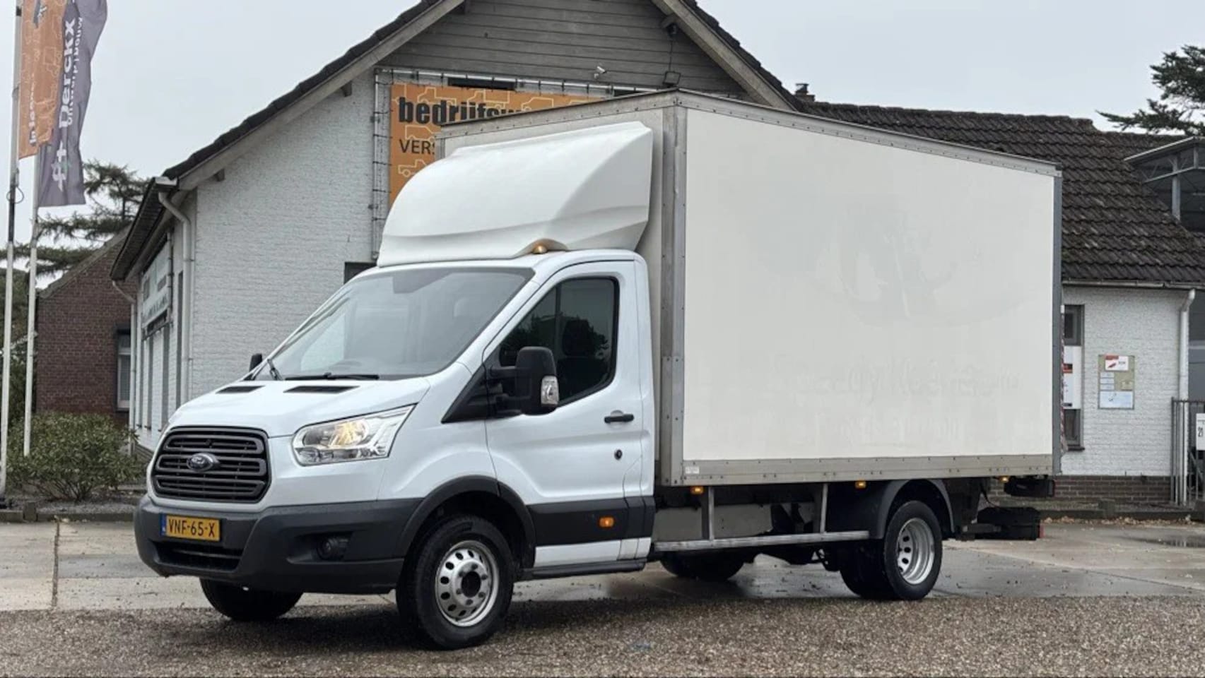 Ford Transit - 2.0 TDCi 125 kW euro 6 dubbel lucht bakwagen Koffer laadklep DL LBW - AutoWereld.nl