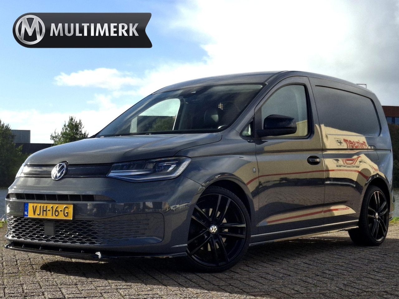 Volkswagen Caddy Cargo - 2.0 TDI BUMPERPAKKET | CAMERA | AUT | LED | CUSTOM LEDER | SENSOREN VOOR + ACHTER - AutoWereld.nl