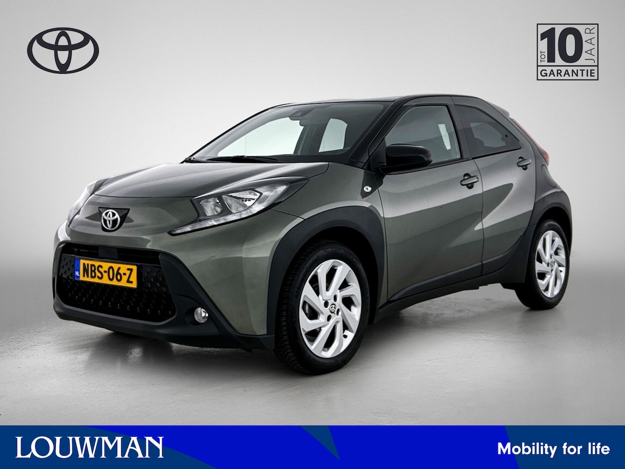 Toyota Aygo X - 1.0 VVT-i MT first | Apple CarPlay / Android Auto (Navigatie) | LM Velgen | - AutoWereld.nl