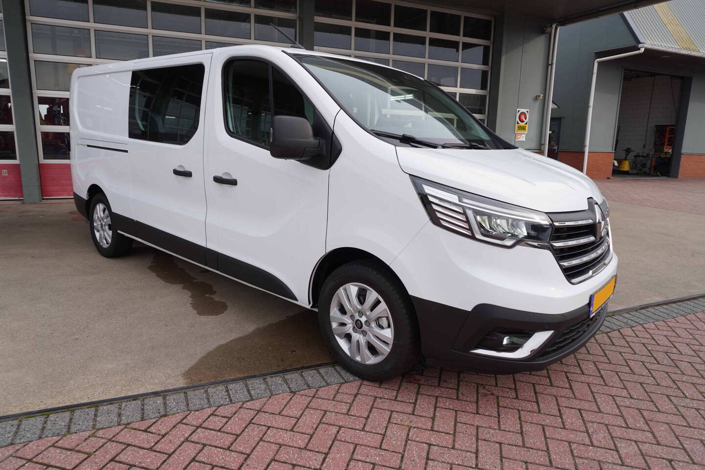 Renault Trafic - 2.0 Blue dCi 130PK T30 L2H1 Advance Dubbelcabine nr.V076 | Climate | Cruise | Camera| Navi - AutoWereld.nl