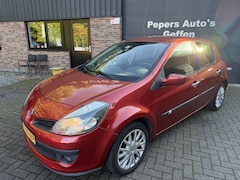 Renault Clio - 1.6-16V Team Spirit airco. sportvelgen .cv . distrub riem vernieuwd . rijd goed