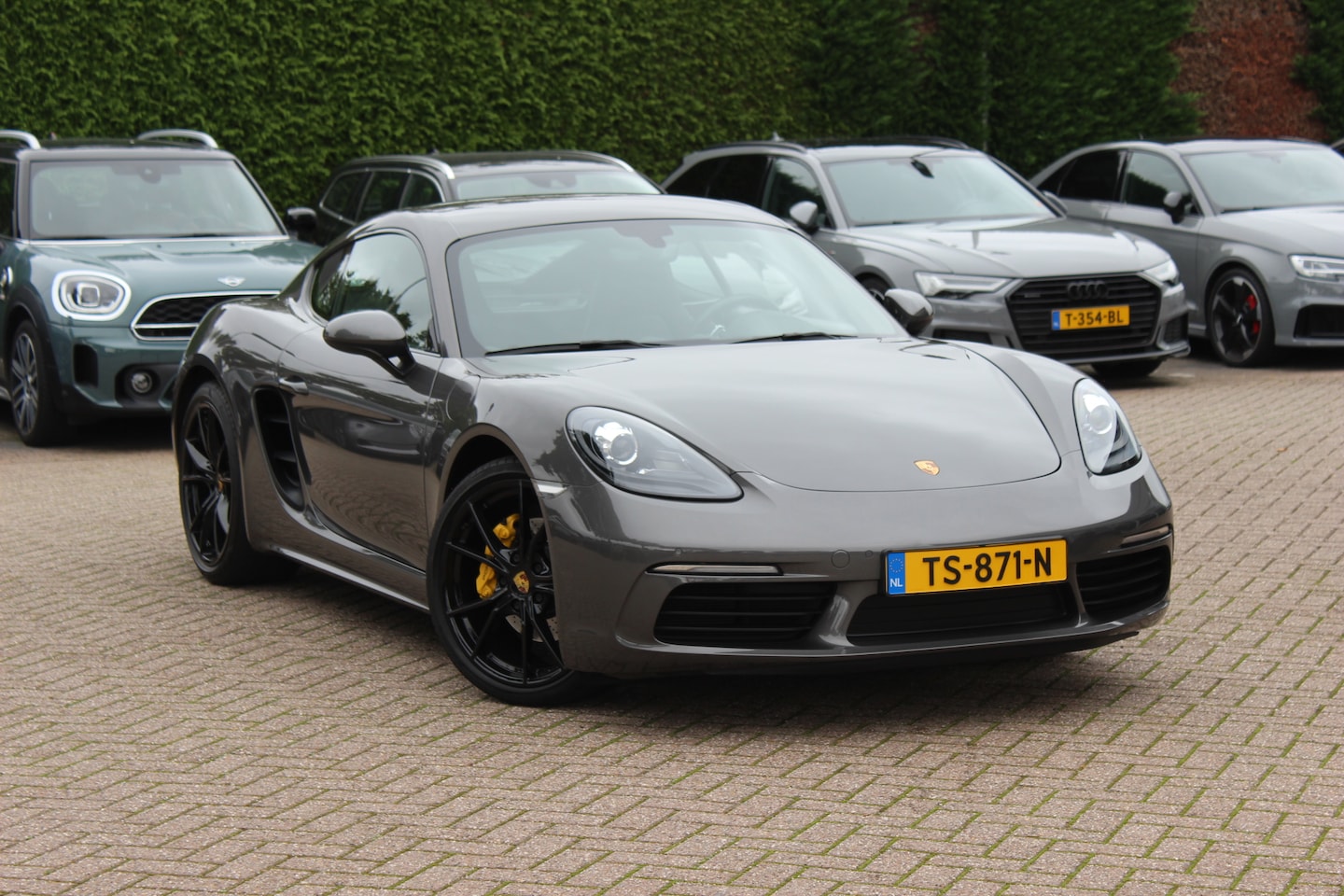 Porsche 718 Cayman - 2.0 / NL Auto! / 1e Eign. / Sportuitlaat / Leder / Navigatie / Parkeerhulp V+A / 20'' / St - AutoWereld.nl