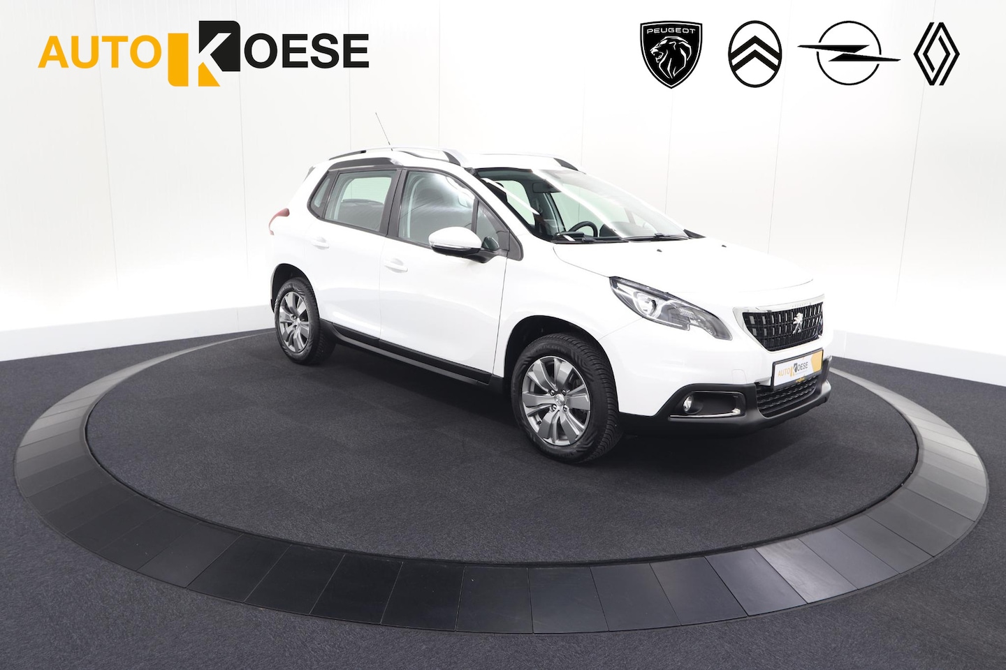 Peugeot 2008 - PureTech 110 Blue Lion | Trekhaak | Apple Carplay | Navigatie | Parkeersensoren - AutoWereld.nl