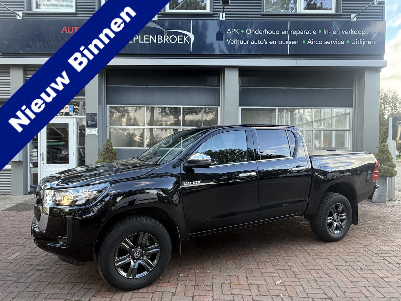 Toyota HiLux - 2.4 D-4D Double Cab Challenger Bj 2024 Km 27.000 NAP BTW 4X4 incl.bank - AutoWereld.nl