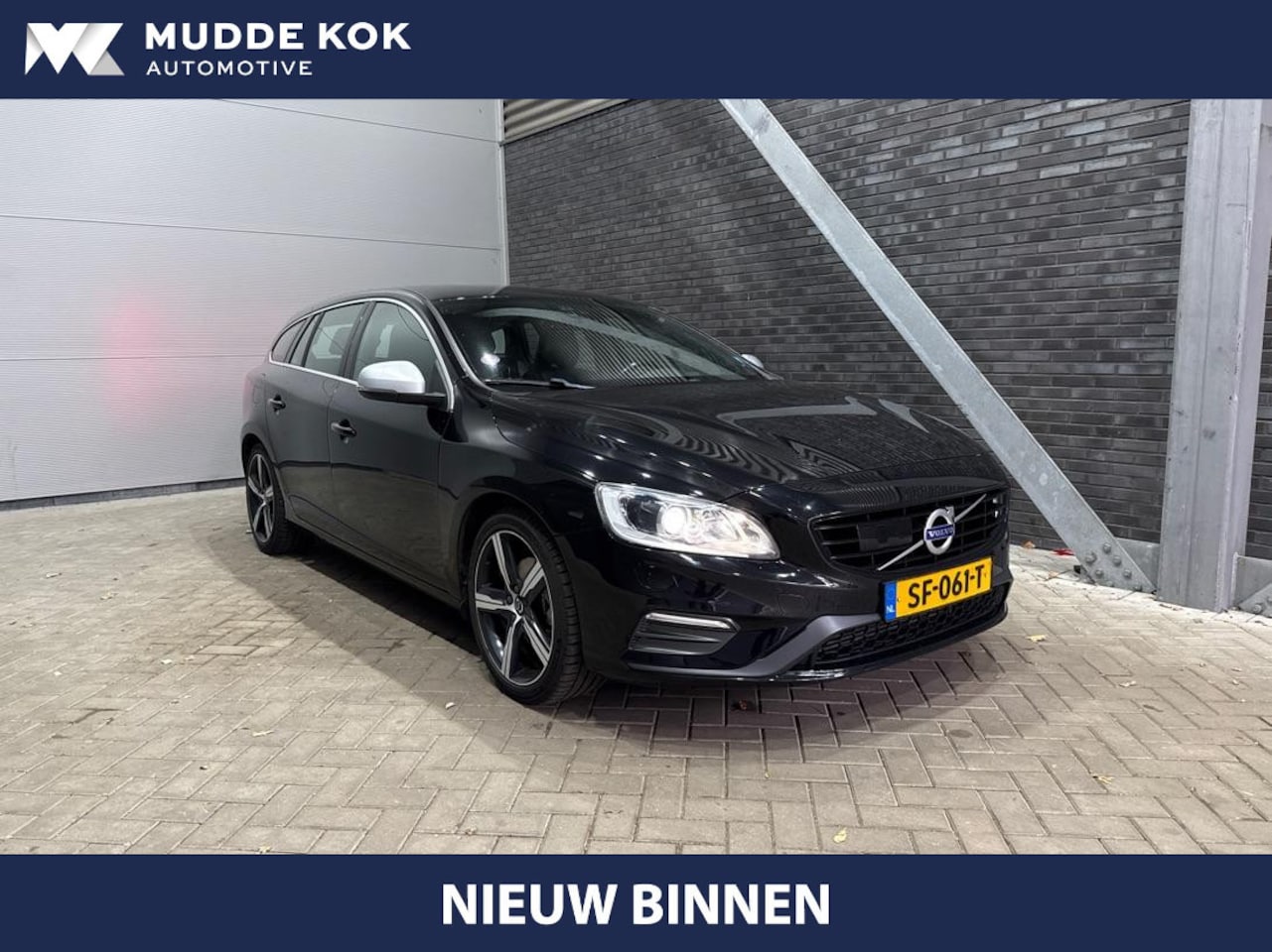 Volvo V60 - T4 Business Sport R-Design | ACC | BLIS | Adaptieve Xenon | Stoelverwarming | Navigatie | - AutoWereld.nl