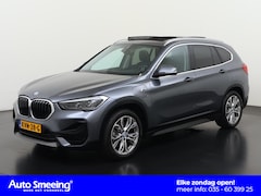 BMW X1 - xDrive25e Sport Line | Panoramadak | Camera | Zondag Open
