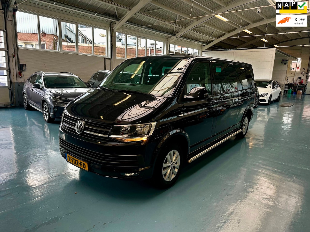 Volkswagen Transporter - 2.0 TDI L2H1 DC Highline Automaat - AutoWereld.nl