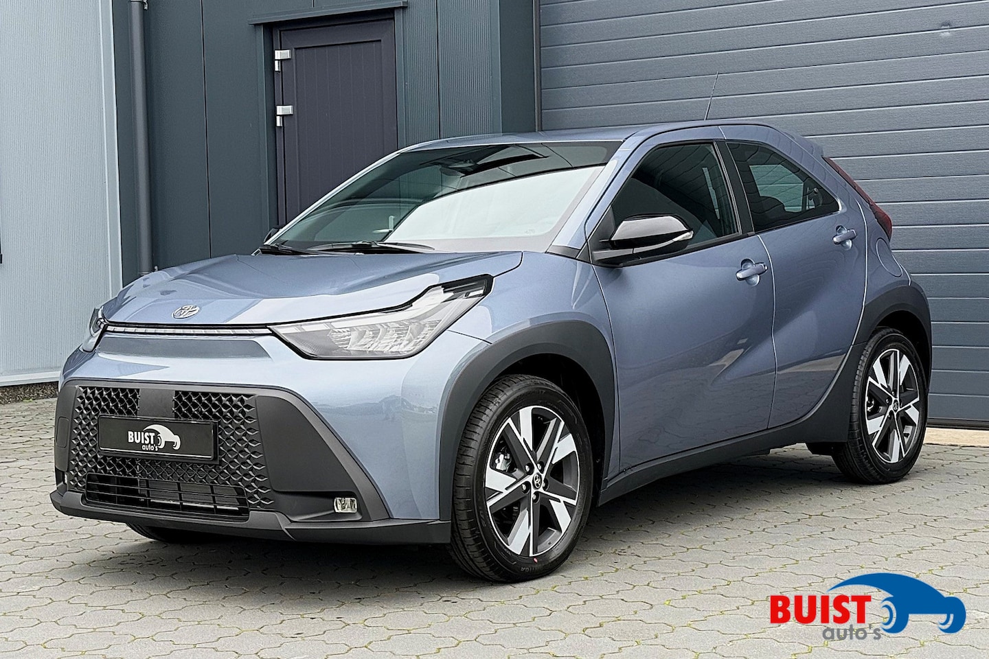 Toyota Aygo X - Hybrid 115 pulse 17" STOELVERWARMING LED CARPLAY NIEUWE AUTO! 4X OP VOORRAAD! - AutoWereld.nl