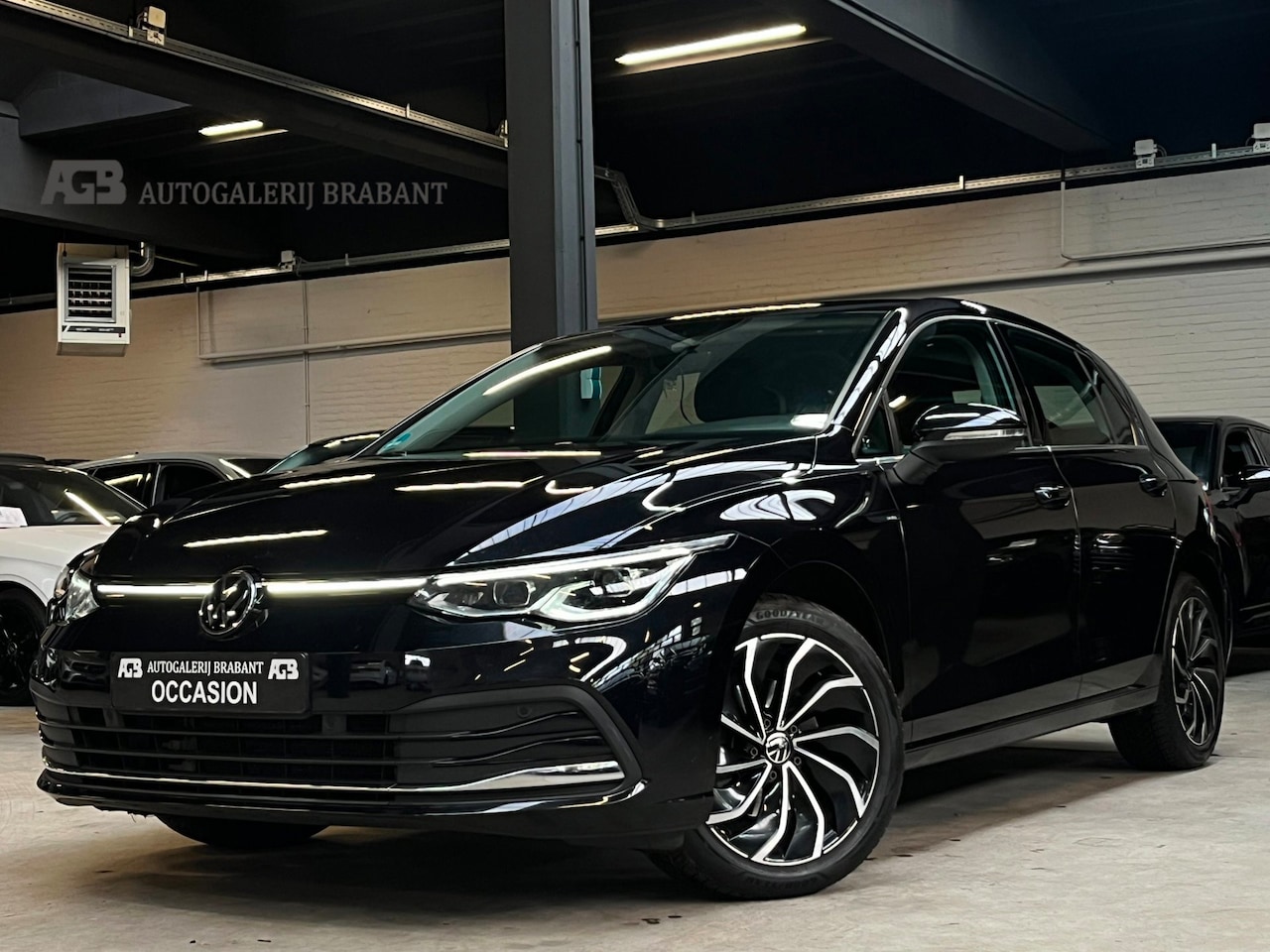 Volkswagen Golf - 1.5 eTSI Style Sfeerverlichting/Carplay/Memory Seats/Camera - AutoWereld.nl