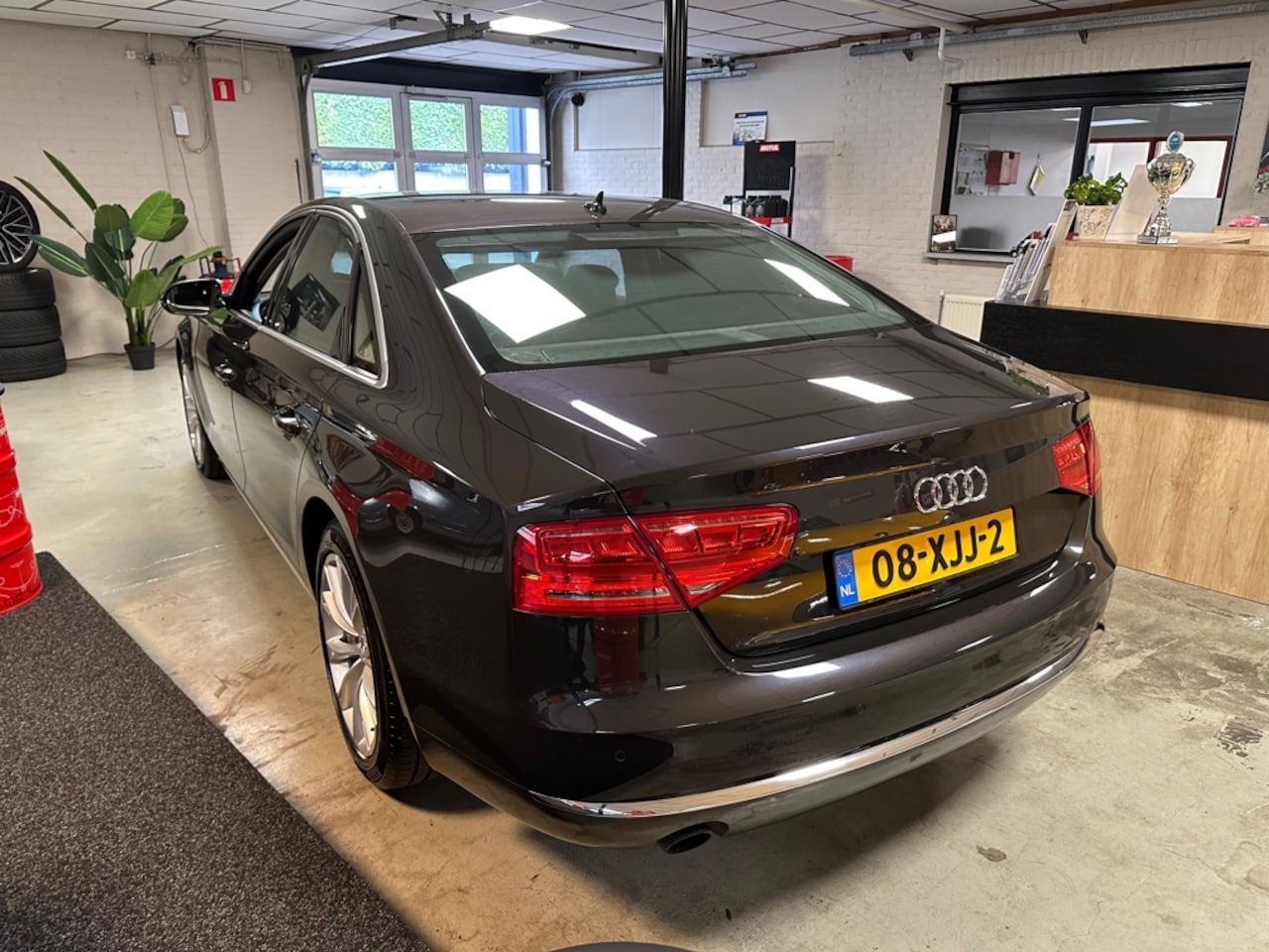 Audi A8 - 4.2 FSI quattro Pro Line+, 147.500 km, youngtimer, erg nette staat, night vision, softclos - AutoWereld.nl