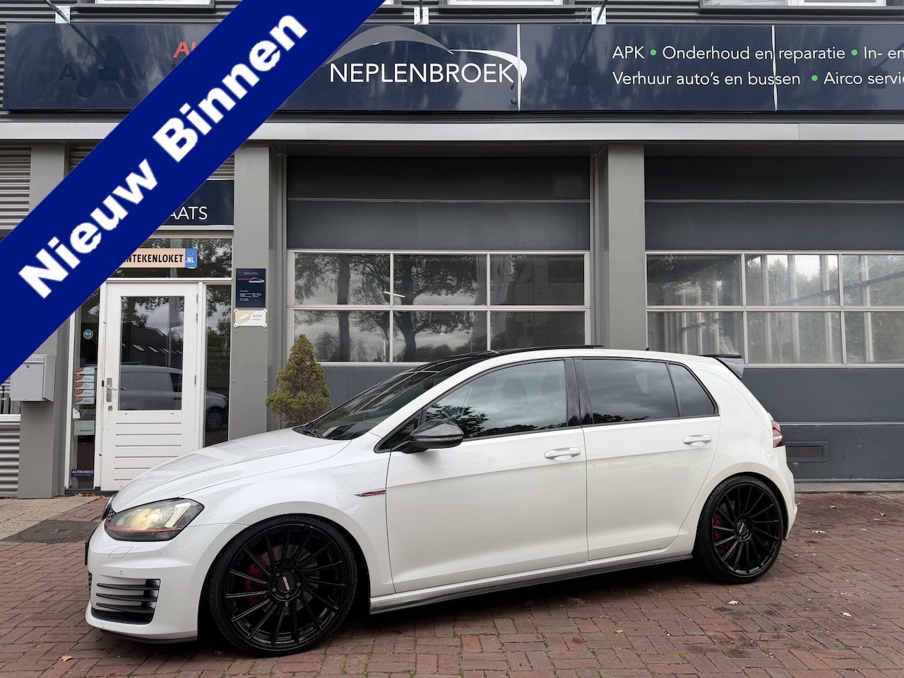 Volkswagen Golf - 2.0 TSI GTI 221 PK | Panodak | 18” | Verlaagd | Sportieve Uitstraling! - AutoWereld.nl