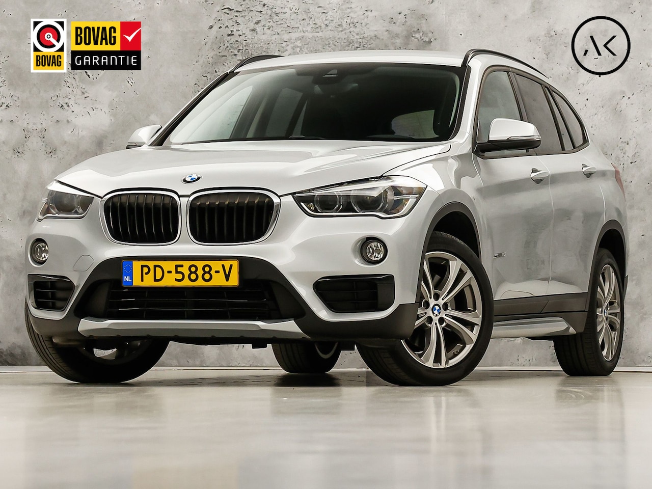 BMW X1 - sDrive20i Executive 192Pk Automaat (NAP, NAVIGATIE, CLIMATE, TREKHAAK, SPORTSTOELEN, GETIN - AutoWereld.nl