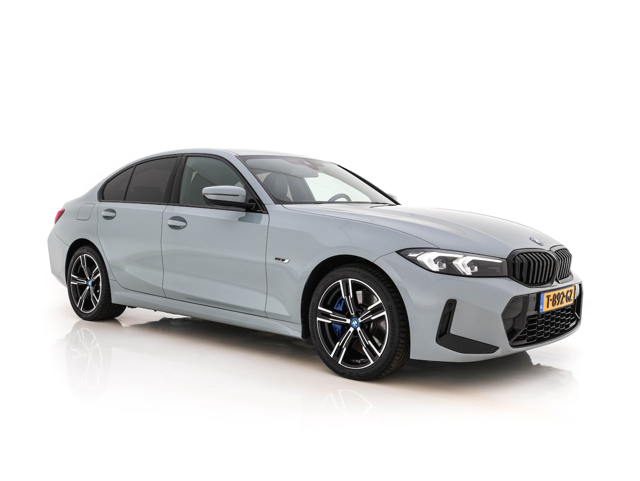 BMW 3-serie - 320e M-Sportpack (Plug-in) (INCL.BTW) *LEATHER-MICROFIBRE | FULL-LED | SPORTSEATS | WIDESC - AutoWereld.nl
