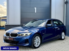 BMW 3-serie Touring - 320e LCi *90% SOH* Phytonicblau / Laser LED / Stuur/Stoelverwarming / Elek. Trekhaak / App