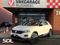 Volkswagen T-Roc - 1.5 TSI Style // NAVI // CAMERA // TREKHAAK // ADAPTIVE CRUISE // STOEL + STUUR WIELVERWAR