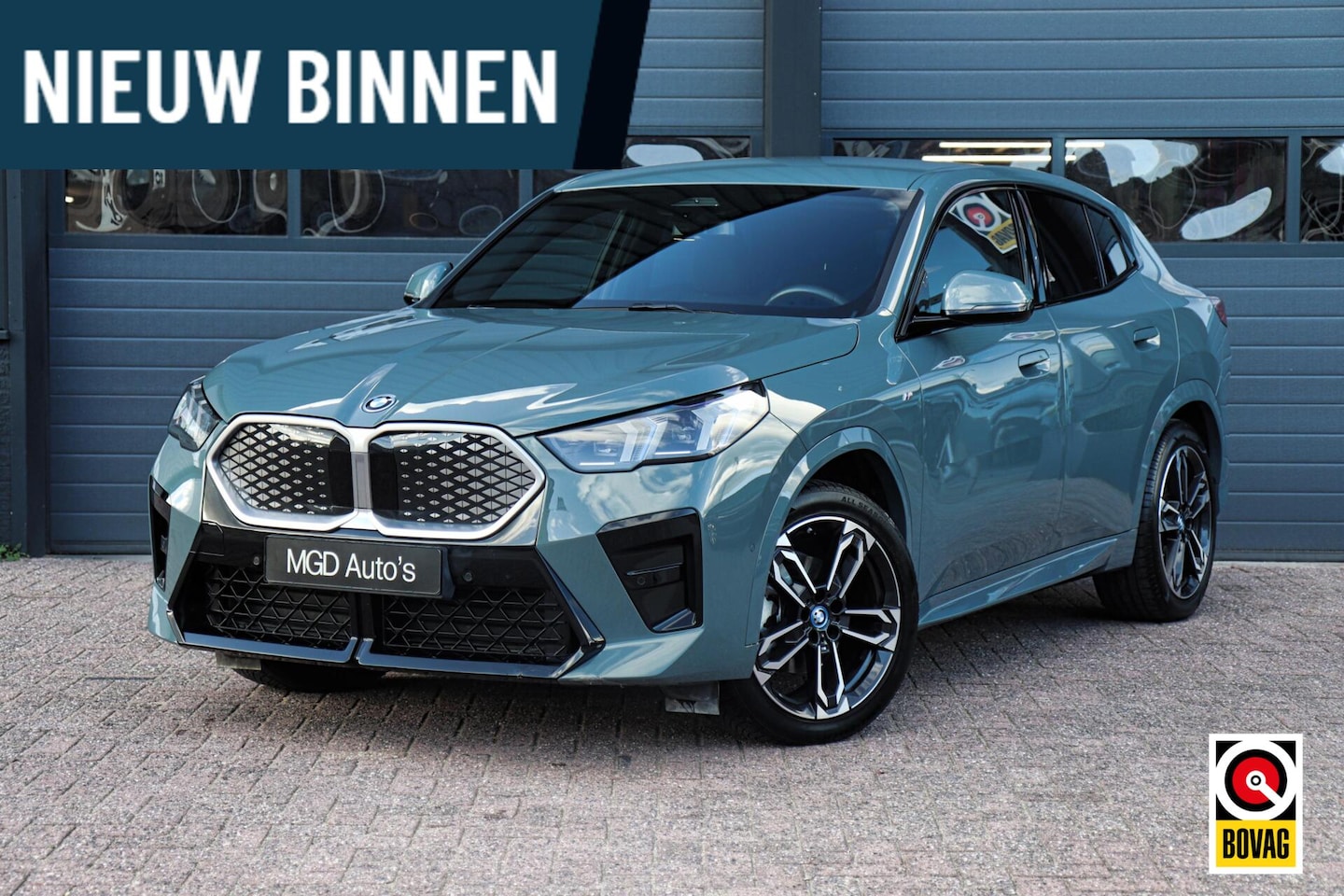 BMW iX2 - eDrive20 M-Sport M-Pakket |LED|VIRTUAL|KEYLESS|CAMERA|SHADOW|CARPLAY|SFEERVERL. - AutoWereld.nl