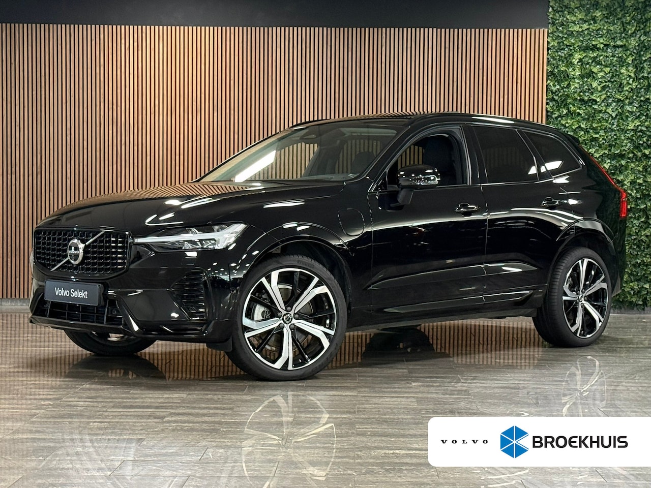 Volvo XC60 - 2.0 T8 Plug-in hybrid AWD Ultra Dark | Luchtvering | Trekhaak | 360° Camera | 455pk | Head - AutoWereld.nl