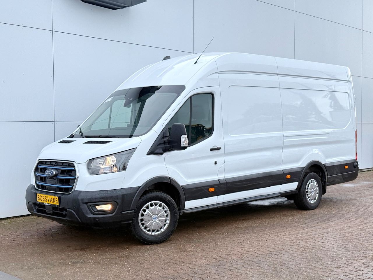 Ford E-Transit - 68kWh 184PK L4H3 317km WLTP 94.9% (SOH) BEV Snelladen Carplay Climate control Camera Parke - AutoWereld.nl