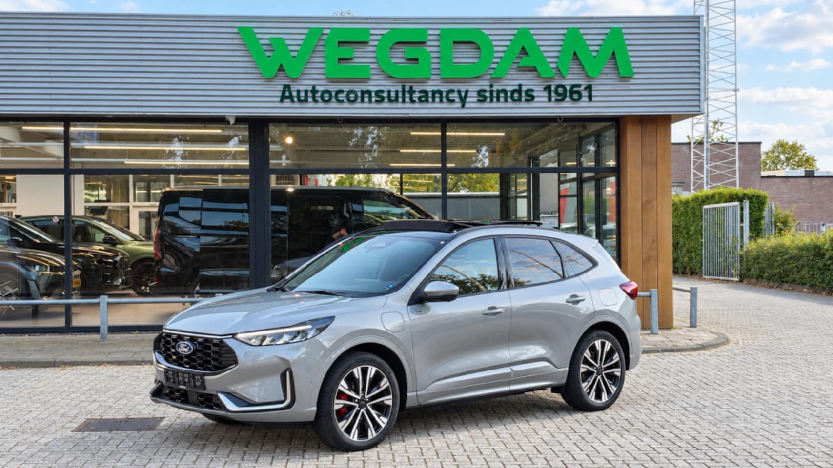 Ford Kuga - 2.5 PHEV ST-LINE X 243pk / Trekhaak+Panorama+20inch+Winter - AutoWereld.nl