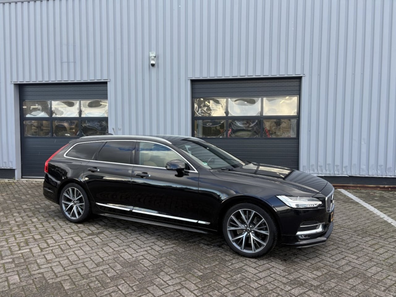 Volvo V90 - 2.0 T4 Inscription Pano I HUD I All-in prijs! - AutoWereld.nl