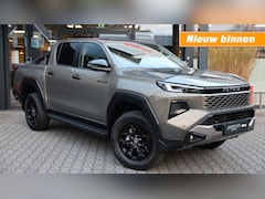 Toyota HiLux - 2.8 D-4D DUBBEL CABIN 48V HYBRIDE INVINCIBLE A/T 4WD 5 ZITS VAN