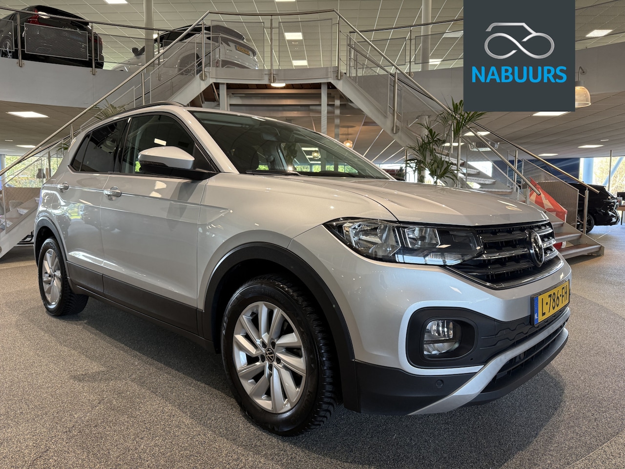 Volkswagen T-Cross - 1.0 TSI Life 1.0 TSI Life, NL auto, Trekhaak, Adaptive, Climate control - AutoWereld.nl