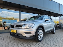 Volkswagen Tiguan - 1.4 TSI ACT DSG Comfortline BNS Pano Trekhaak 2017