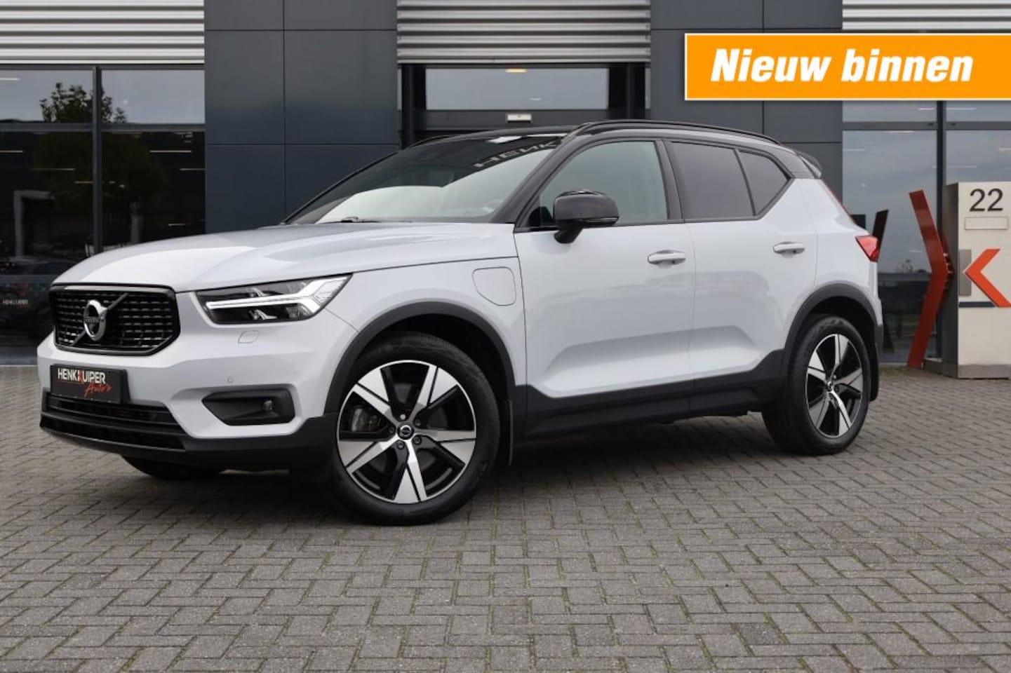 Volvo XC40 - R Design Recharge PEHV / Panodak / El. a-klep /Trekhaak wegklb./ Harman Kardon/360 Camera/ - AutoWereld.nl