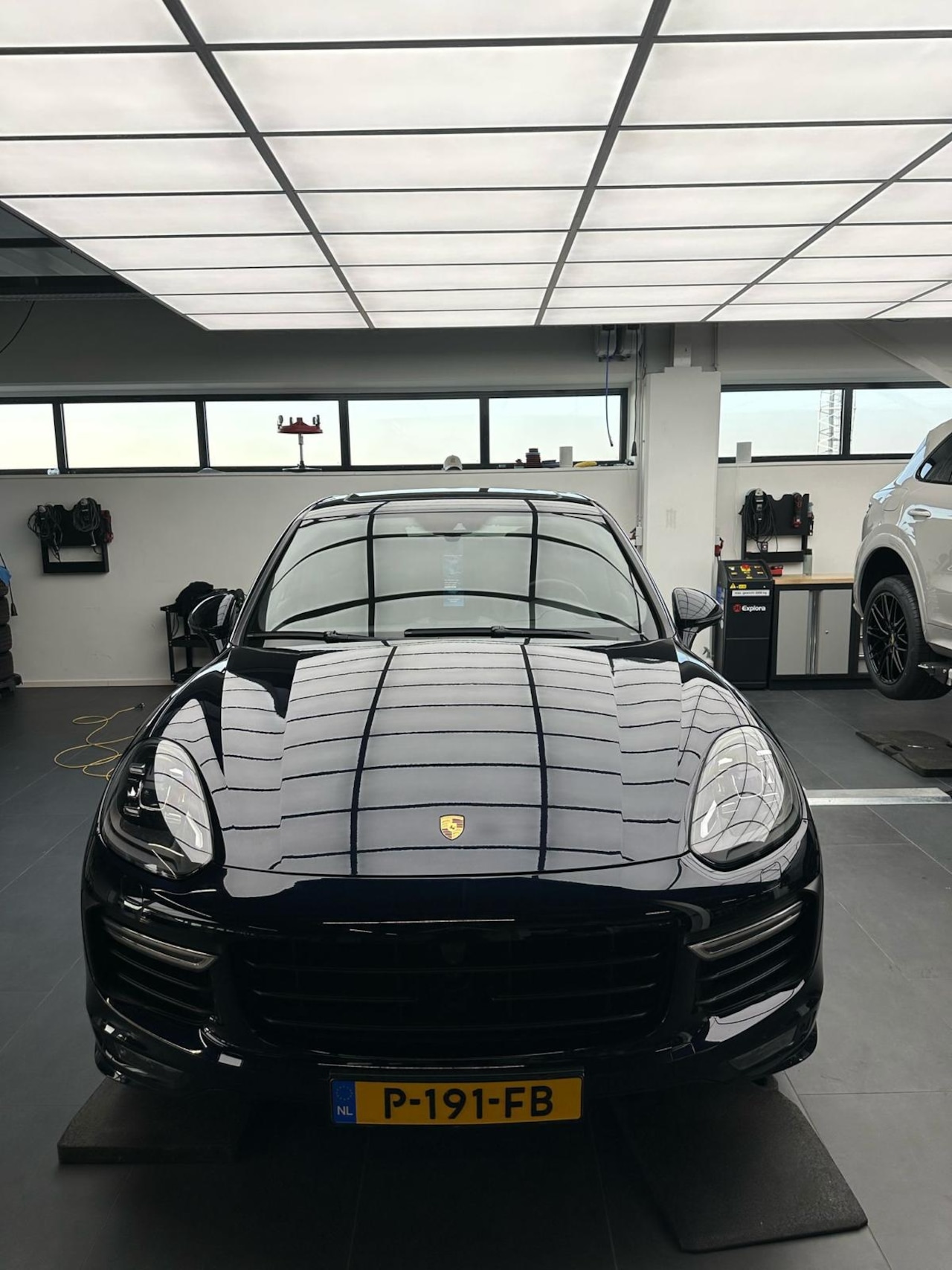 Porsche Cayenne - 3.6 GTS GTS Approved garantie (fabrieksgarantie) maart 2027 - AutoWereld.nl