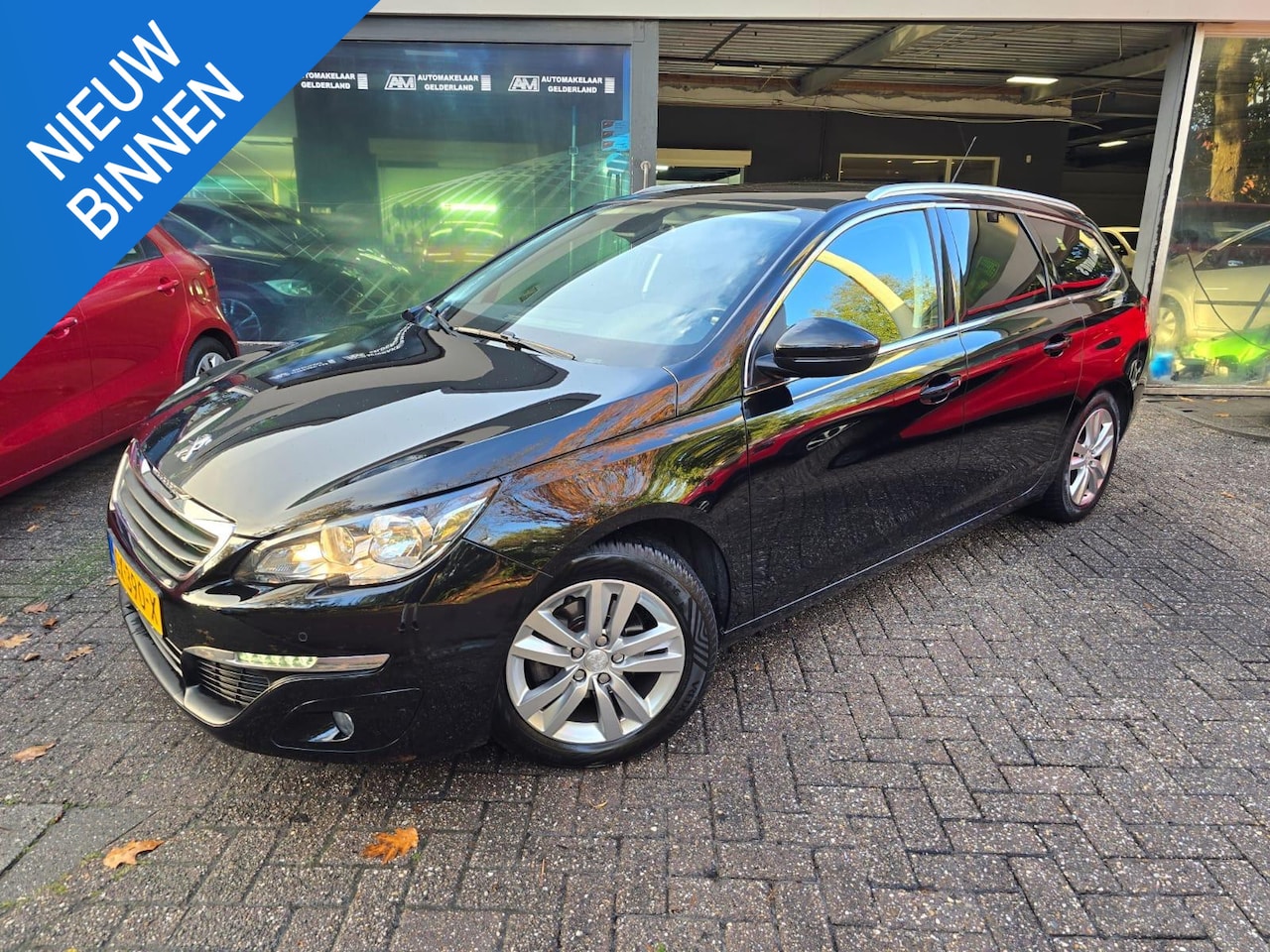 Peugeot 308 SW - 1.6 BlueHDI Blue Lease Executive Pack | PANO DAK | NW DISTR RIEM | NAVI | DEALER ONDERHOUD - AutoWereld.nl