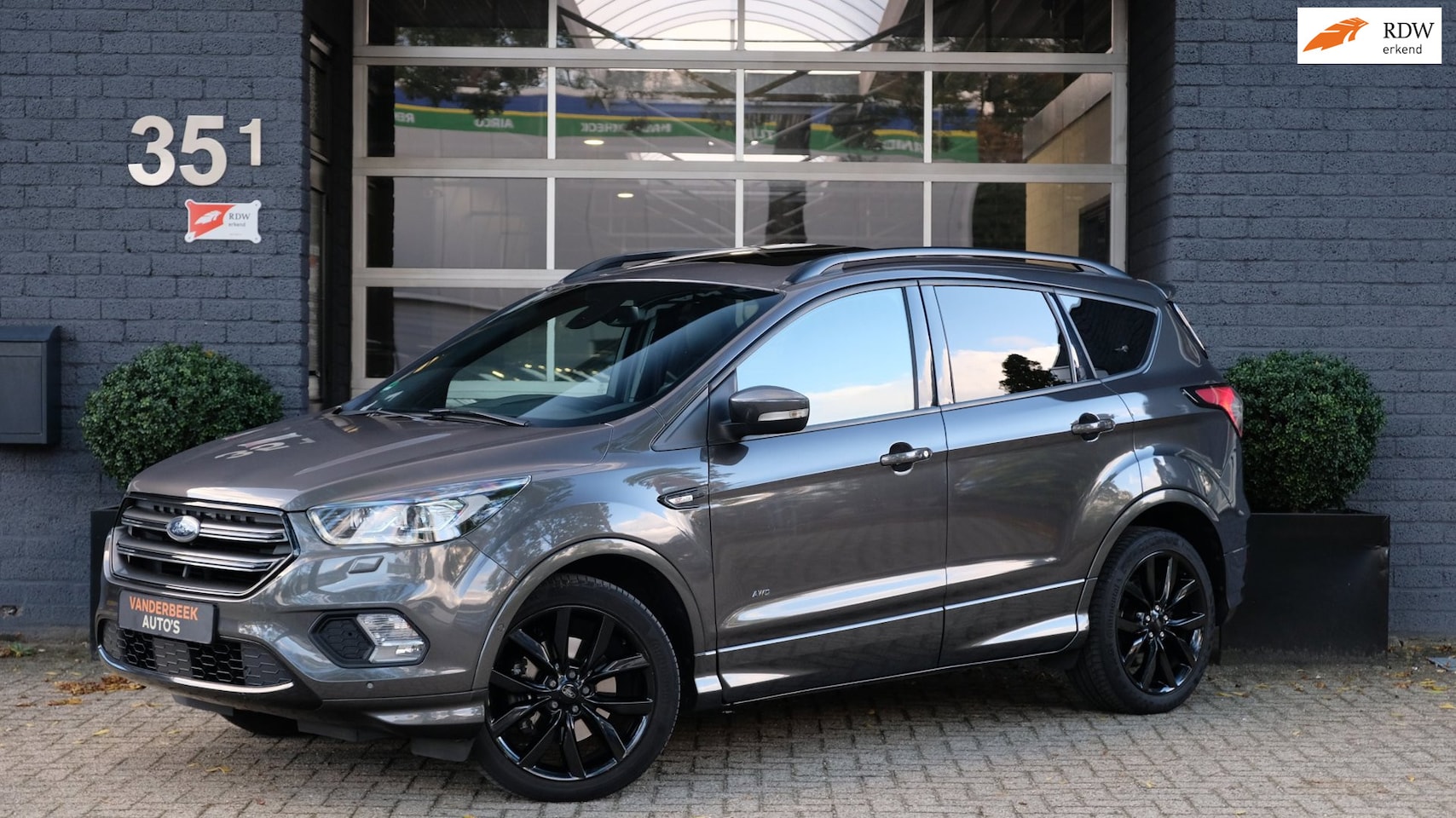 Ford Kuga - 2.0 EcoBoost 242PK 4x4 ST-Line Carplay|Pano|Sony|Trekhaak - AutoWereld.nl