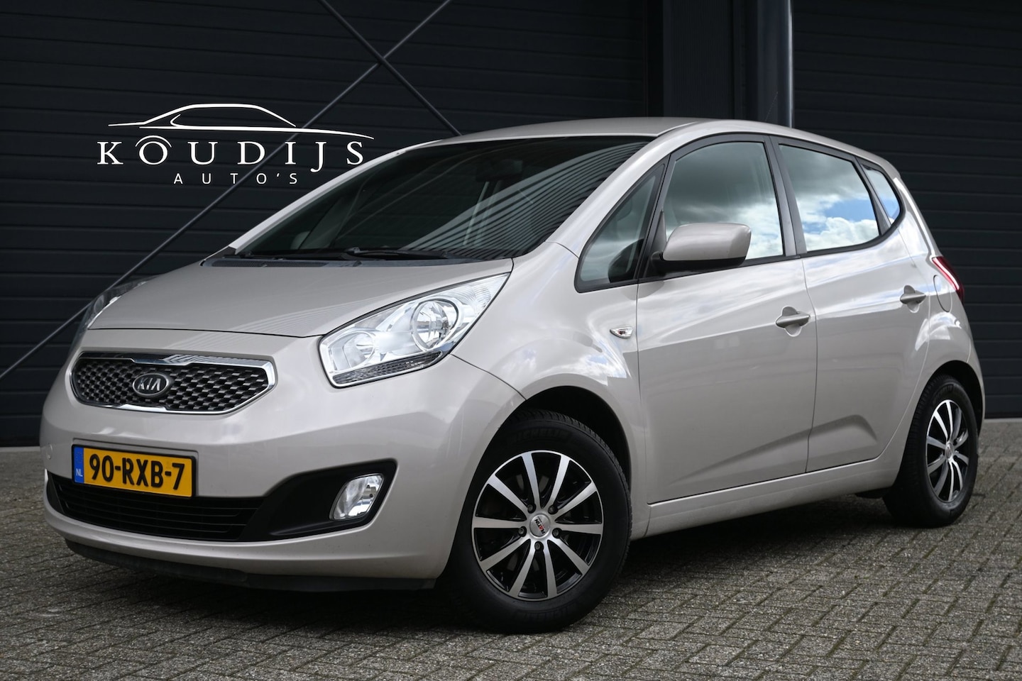 Kia Venga - 1.6 CVVT X-tra 1.6 CVVT X-tra, Bluetooth, Trekhaak, Cruise control, Automaat - AutoWereld.nl