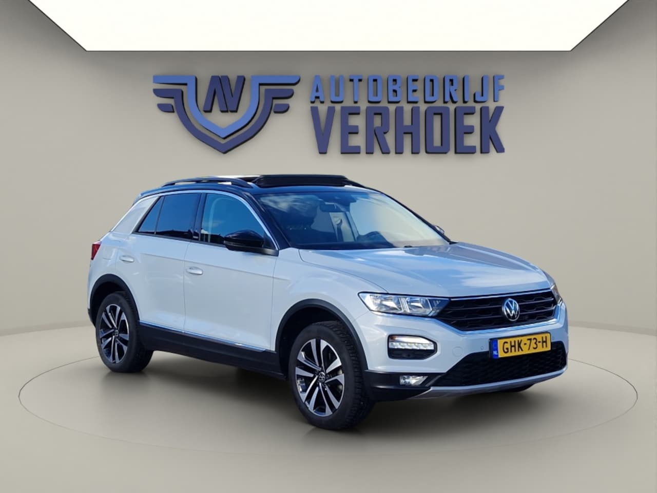 Volkswagen T-Roc - 1.5 TSI Sport Trekhaak - Panodak - Stoelverwarming - AutoWereld.nl