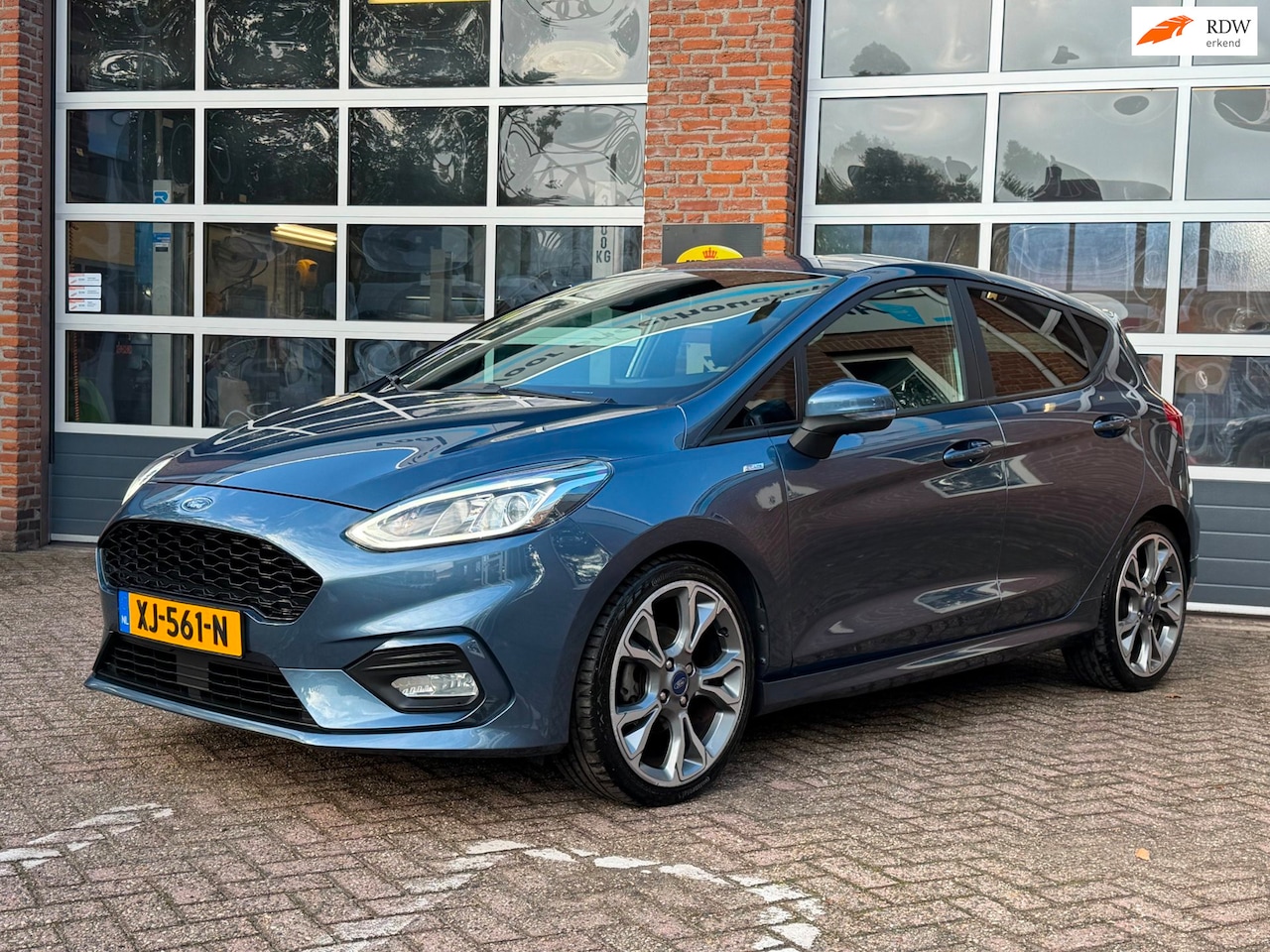 Ford Fiesta - 1.0 EcoBoost Vignale ST Line, Stoel/stuurverw, Adapt cruise, Camera, - AutoWereld.nl