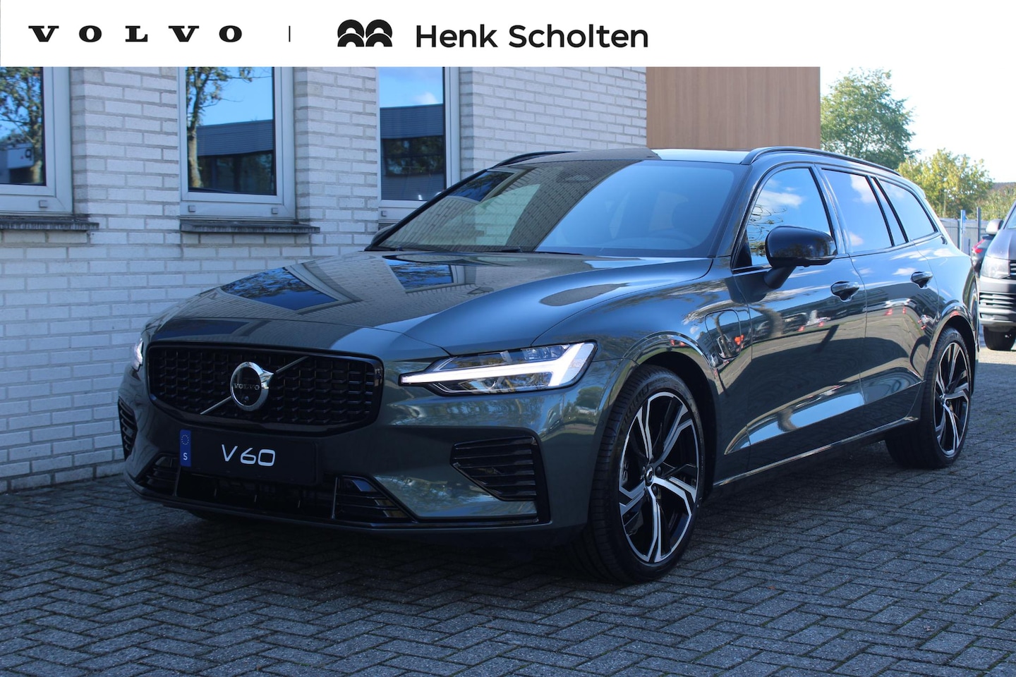 Volvo V60 - 2.0 T6 Plug-in hybrid AWD Plus Dark Apple carplay / Android auto | Nappaleder met ventilat - AutoWereld.nl