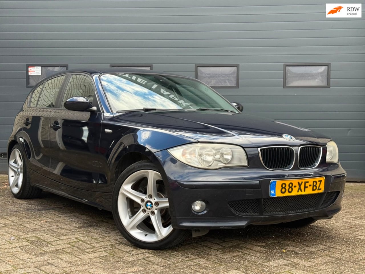 BMW 1-serie - 120i High Executive BMW Nieuwe APK | Grote beurt | NAP | Trekhaak - AutoWereld.nl