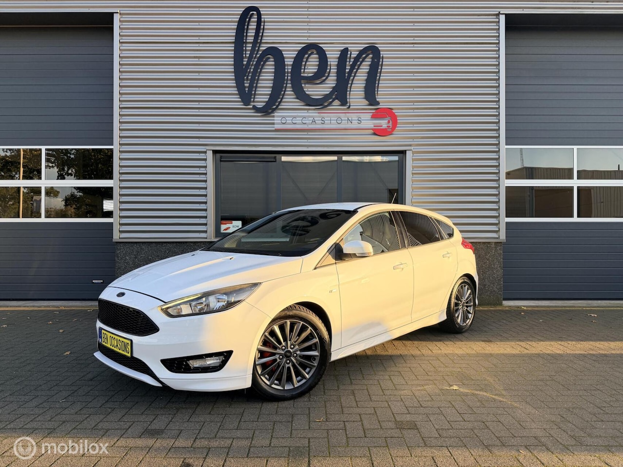 Ford Focus - 1.0 ST-Line 1e Eigenaar NIEUWSTAAT!!! - AutoWereld.nl